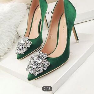 NWT Elegant Green Satin Heels with Crystal Embellishments
